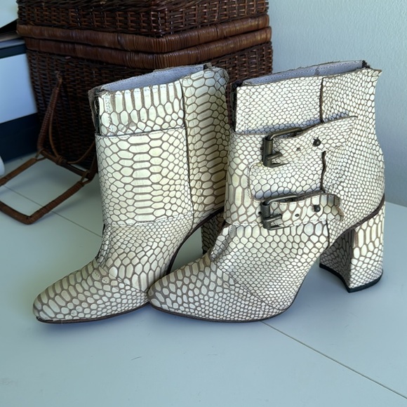 Freebird Joey bootie - Picture 6 of 9